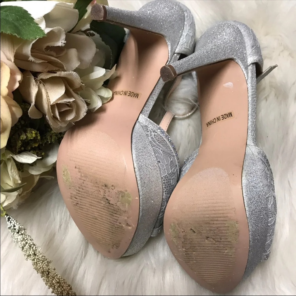 3/$25 Lovely! Lace Rhinestone Heels Size 9 - Picture 5 of 5